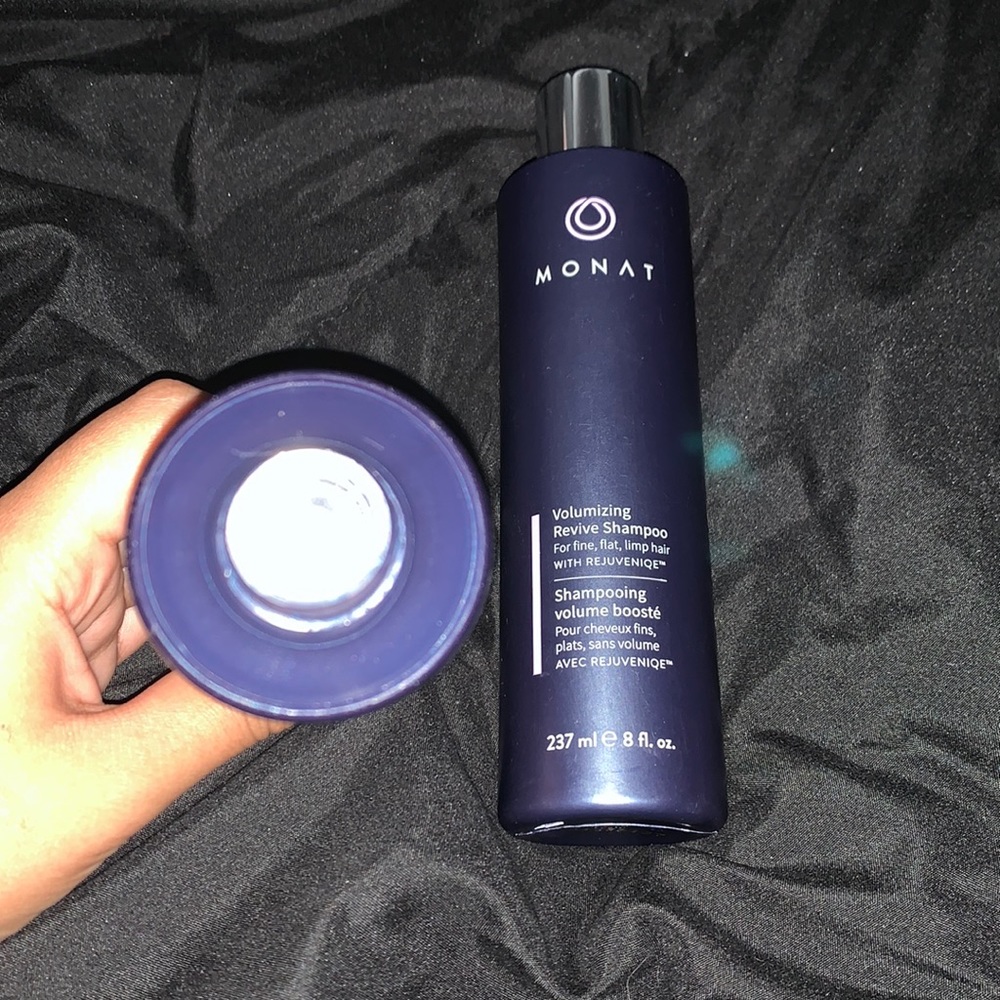 Volumizing Shampoo & Conditioner - Picture 3 of 3